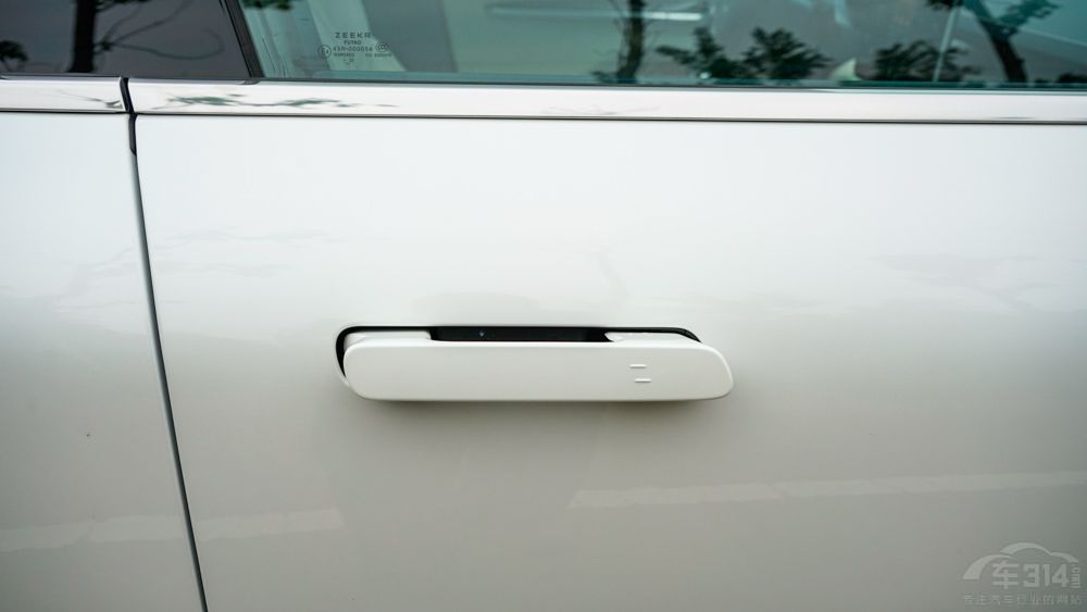 ͬu28f xO001߀SbZ4X