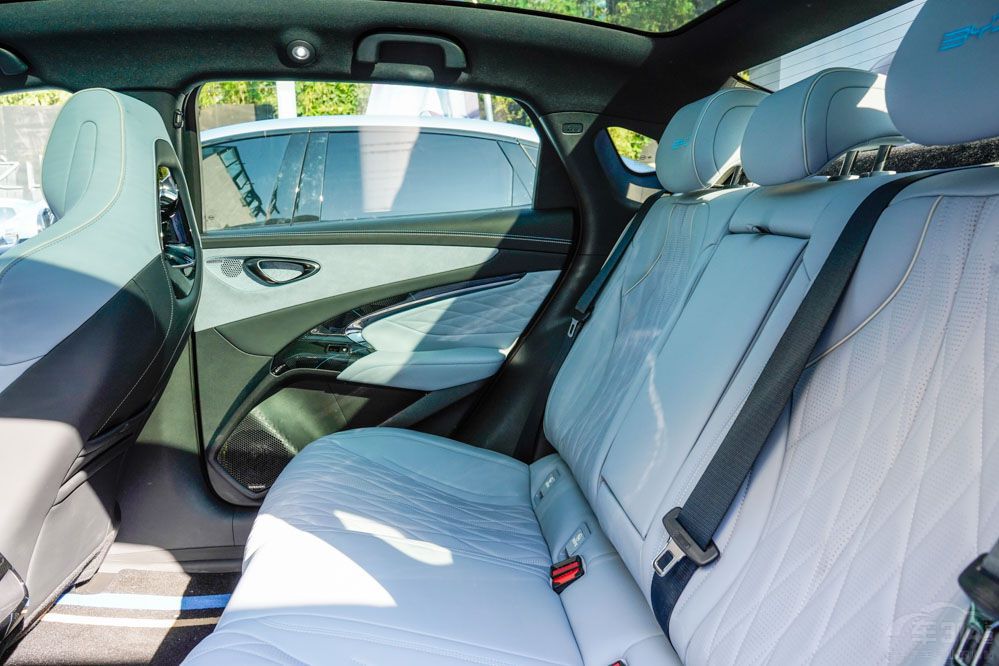 30萬(wàn)以下 小鵬P7/長(zhǎng)安深藍(lán)SL03/海豹選誰(shuí) 30萬(wàn)以下 小鵬P7/長(zhǎng)安深藍(lán)SL03/海豹選誰(shuí)