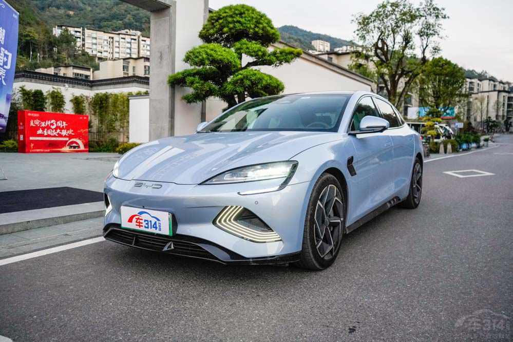 30萬(wàn)以下 小鵬P7/長(zhǎng)安深藍(lán)SL03/海豹選誰(shuí) 30萬(wàn)以下 小鵬P7/長(zhǎng)安深藍(lán)SL03/海豹選誰(shuí)