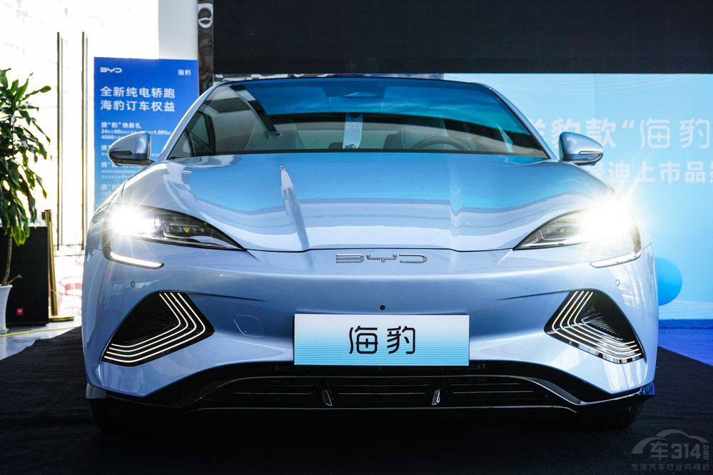 30萬(wàn)以下 小鵬P7/長(zhǎng)安深藍(lán)SL03/海豹選誰(shuí) 30萬(wàn)以下 小鵬P7/長(zhǎng)安深藍(lán)SL03/海豹選誰(shuí)