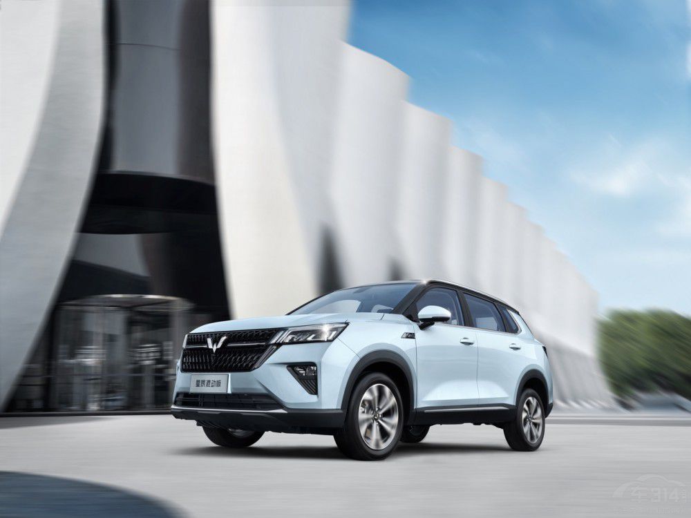 五菱星辰混動版“超能打全能SUV”標簽實錘 五菱星辰混動版“超能打全能SUV”標簽實錘