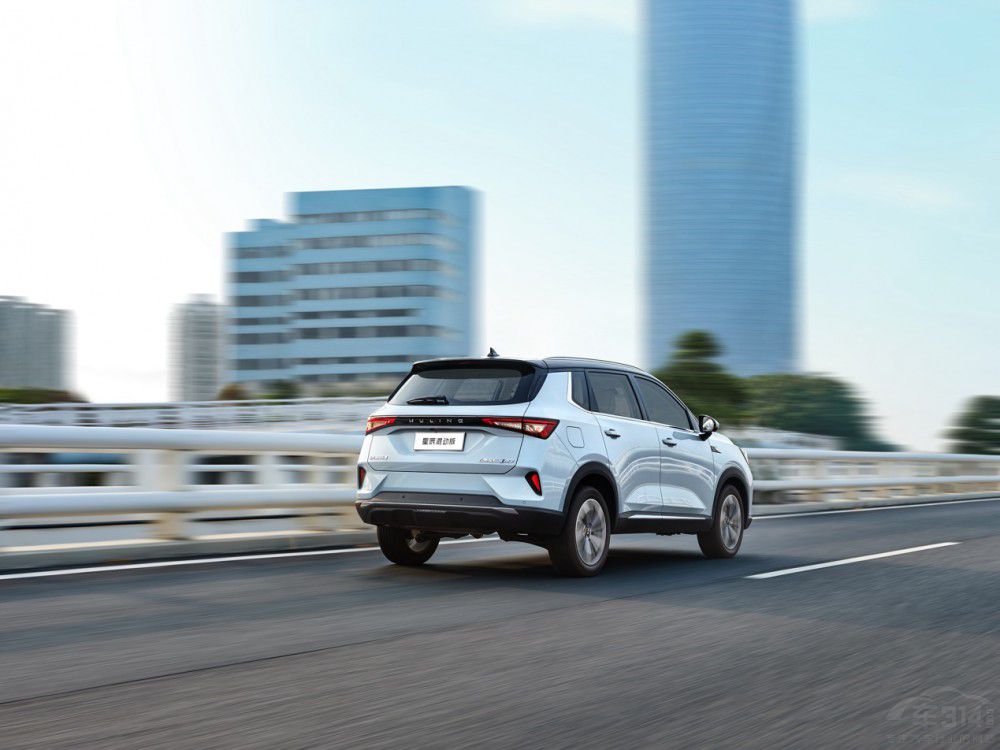 五菱星辰混動版“超能打全能SUV”標簽實錘 五菱星辰混動版“超能打全能SUV”標簽實錘
