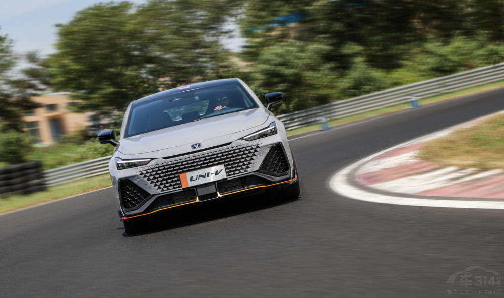 ILUNI-V˼lֵx