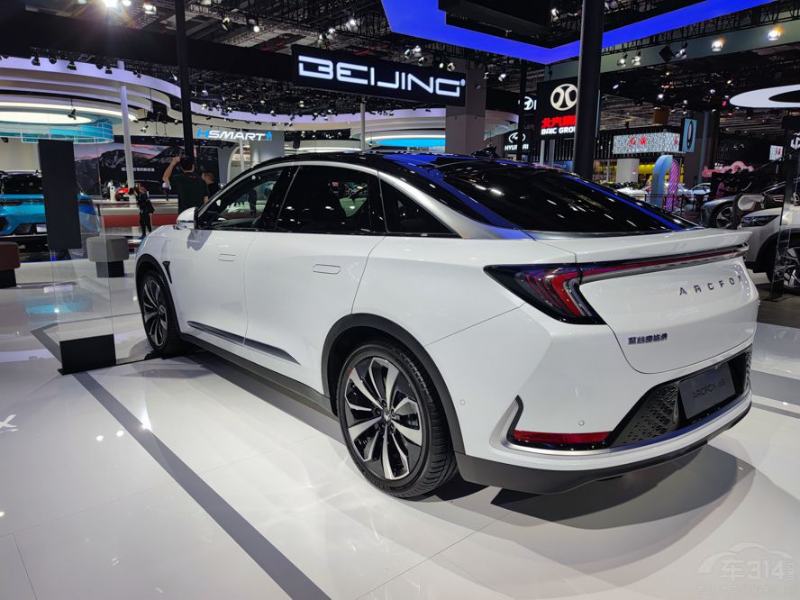 伯仲之間:極氪001和阿爾法S您更看好誰(shuí) 伯仲之間:極氪001和阿爾法S您更看好誰(shuí)