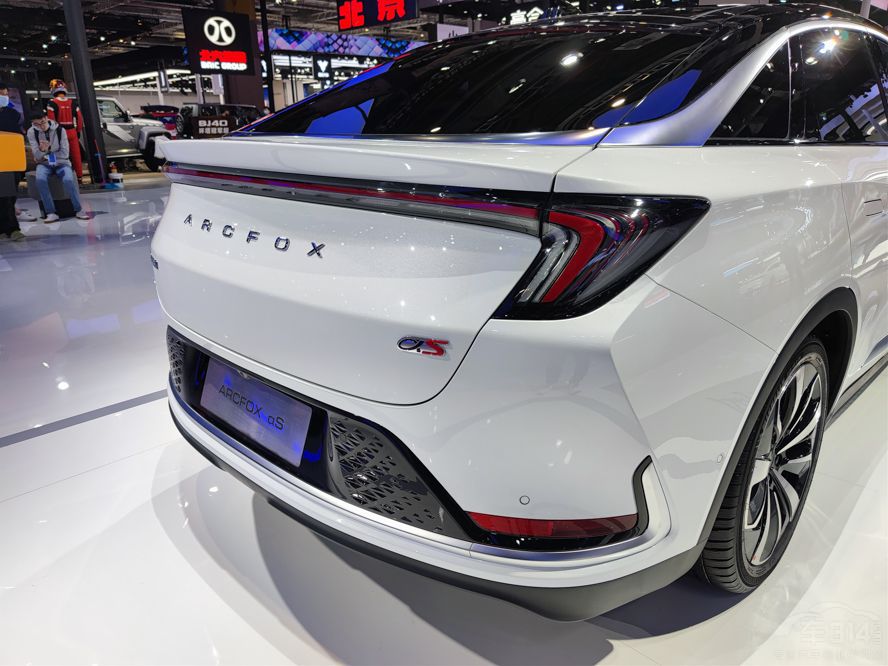 伯仲之間:極氪001和阿爾法S您更看好誰(shuí) 伯仲之間:極氪001和阿爾法S您更看好誰(shuí)