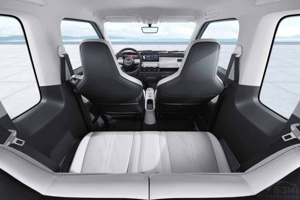 商務車+純電微型車 五菱Air ev晴空可購買 商務車+純電微型車 五菱Air ev晴空可購買