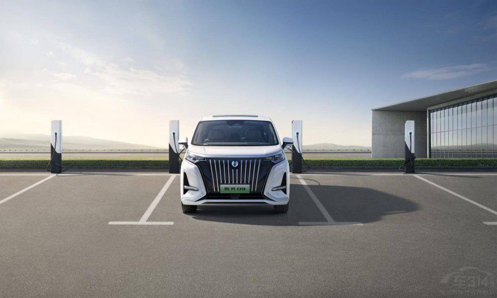 國(guó)內(nèi)豪華MPV市場(chǎng)內(nèi)卷 騰勢(shì)D9對(duì)比極氪009 國(guó)內(nèi)豪華MPV市場(chǎng)內(nèi)卷 騰勢(shì)D9對(duì)比極氪009