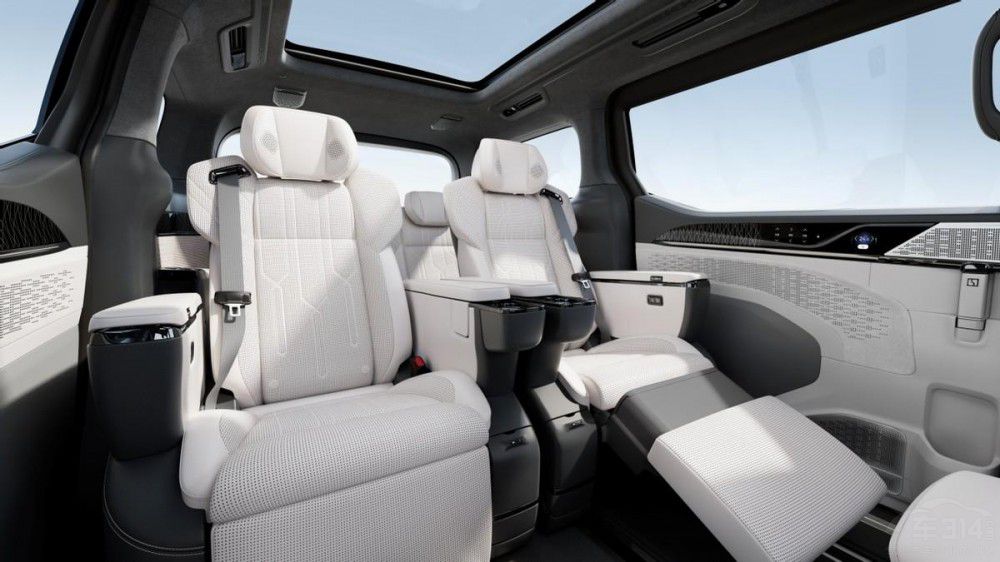 國(guó)內(nèi)豪華MPV市場(chǎng)內(nèi)卷 騰勢(shì)D9對(duì)比極氪009 國(guó)內(nèi)豪華MPV市場(chǎng)內(nèi)卷 騰勢(shì)D9對(duì)比極氪009