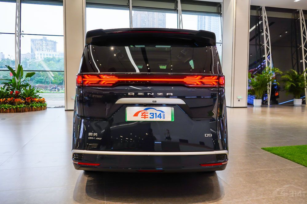 國(guó)內(nèi)豪華MPV市場(chǎng)內(nèi)卷 騰勢(shì)D9對(duì)比極氪009 國(guó)內(nèi)豪華MPV市場(chǎng)內(nèi)卷 騰勢(shì)D9對(duì)比極氪009