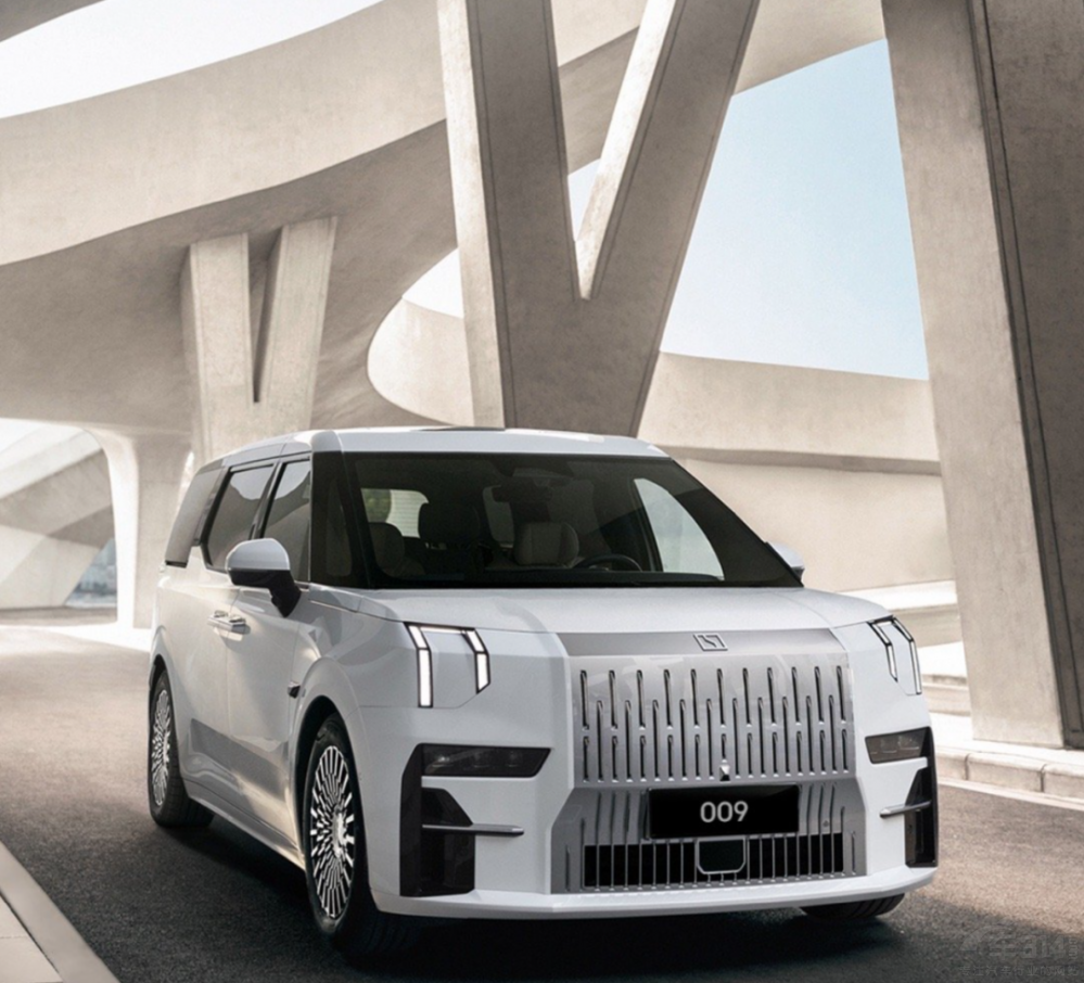 國(guó)內(nèi)豪華MPV市場(chǎng)內(nèi)卷 騰勢(shì)D9對(duì)比極氪009 國(guó)內(nèi)豪華MPV市場(chǎng)內(nèi)卷 騰勢(shì)D9對(duì)比極氪009