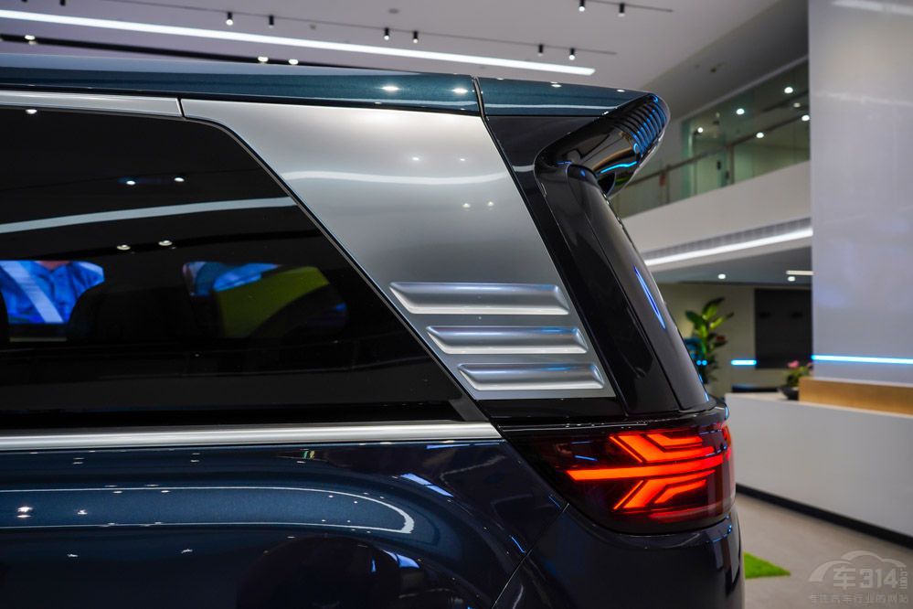 國(guó)內(nèi)豪華MPV市場(chǎng)內(nèi)卷 騰勢(shì)D9對(duì)比極氪009 國(guó)內(nèi)豪華MPV市場(chǎng)內(nèi)卷 騰勢(shì)D9對(duì)比極氪009