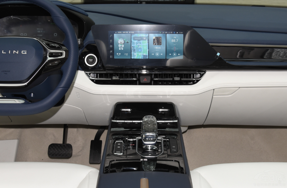 從單一走向全面 解析五菱凱捷混動鉑金版 從單一走向全面 解析五菱凱捷混動鉑金版