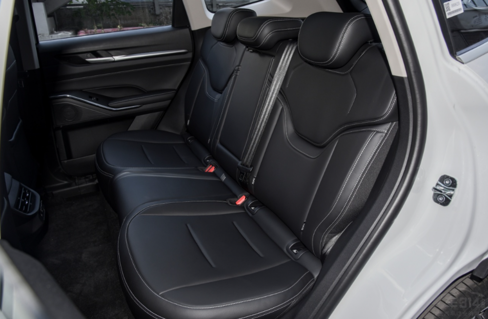 誰是家用之選 五菱凱捷對比哈弗H6 DHT 誰是家用之選 五菱凱捷對比哈弗H6 DHT