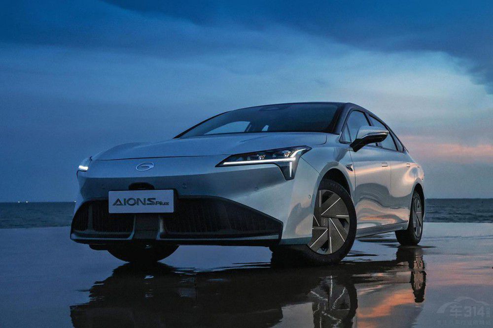 20萬級(jí)別智能家轎 小鵬P5對(duì)AION S Plus 20萬級(jí)別智能家轎 小鵬P5對(duì)AION S Plus