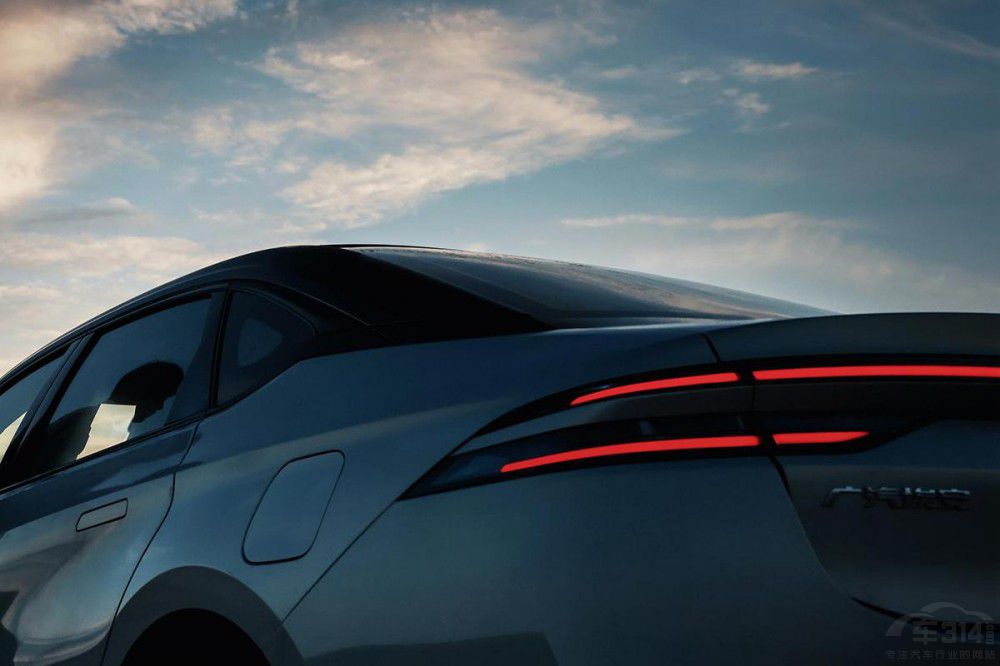 20萬級(jí)別智能家轎 小鵬P5對(duì)AION S Plus 20萬級(jí)別智能家轎 小鵬P5對(duì)AION S Plus