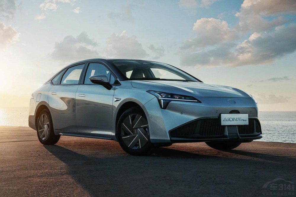 20萬級(jí)別智能家轎 小鵬P5對(duì)AION S Plus 20萬級(jí)別智能家轎 小鵬P5對(duì)AION S Plus