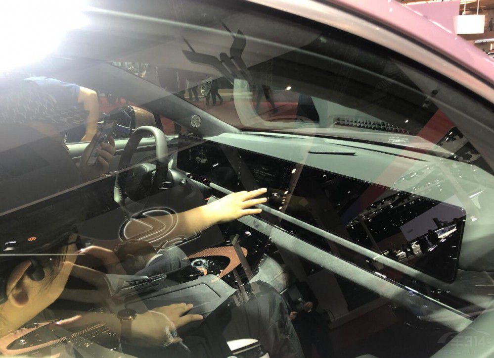 lfǵISUV Ϻ܇չ@I܇e