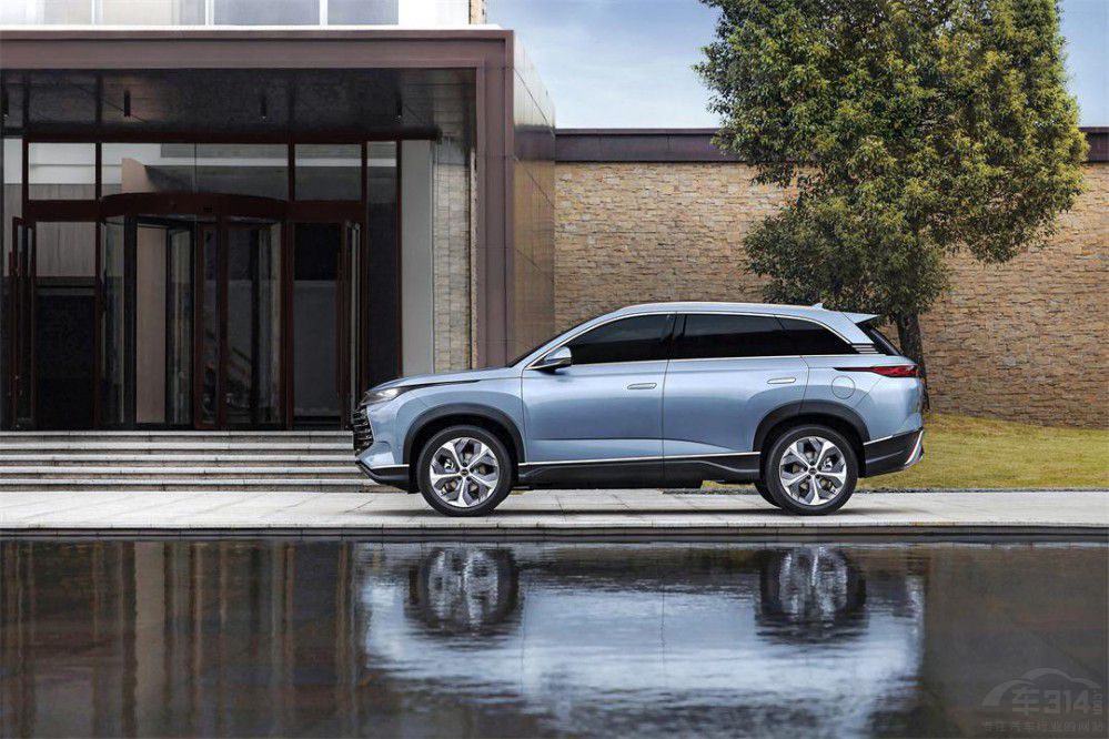 25萬(wàn)預(yù)算 護(hù)衛(wèi)艦07和榮放雙擎E+誰(shuí)更出色 25萬(wàn)預(yù)算 護(hù)衛(wèi)艦07和榮放雙擎E+誰(shuí)更出色