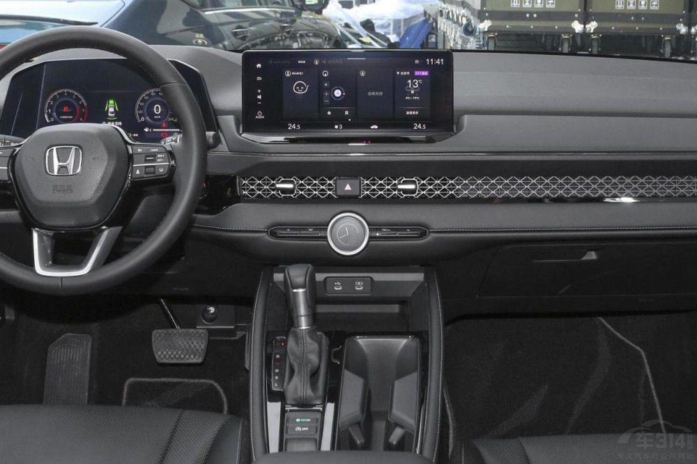 B級車的決賽圈 新一代蒙迪歐對比新款雅閣 B級車的決賽圈 新一代蒙迪歐對比新款雅閣