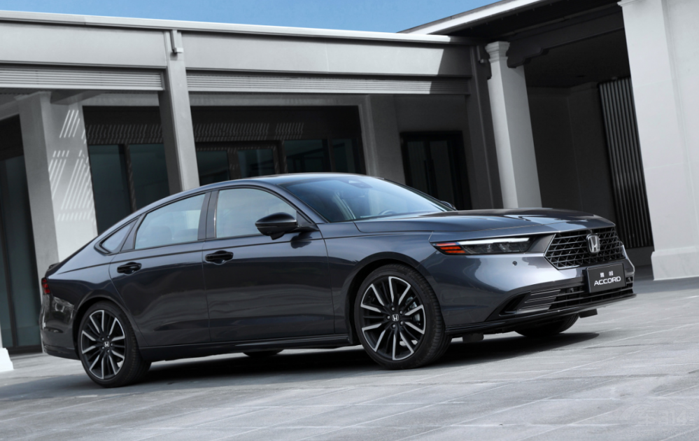 B級車的決賽圈 新一代蒙迪歐對比新款雅閣 B級車的決賽圈 新一代蒙迪歐對比新款雅閣