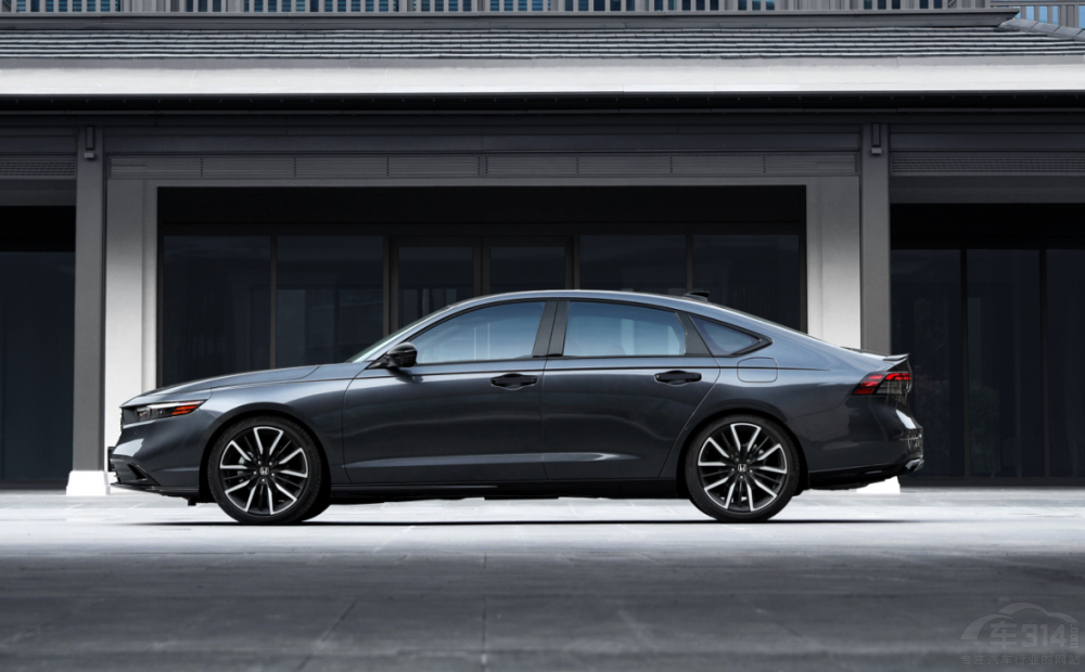 B級車的決賽圈 新一代蒙迪歐對比新款雅閣 B級車的決賽圈 新一代蒙迪歐對比新款雅閣