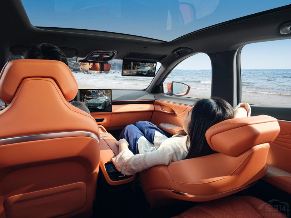 以高價(jià)值產(chǎn)品力打透市場(chǎng) 深藍(lán)S7引領(lǐng)時(shí)代 以高價(jià)值產(chǎn)品力打透市場(chǎng) 深藍(lán)S7引領(lǐng)時(shí)代