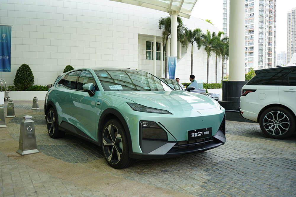 深藍(lán)S7打造新能源2.0時(shí)代標(biāo)桿 折服消費(fèi)者 深藍(lán)S7打造新能源2.0時(shí)代標(biāo)桿 折服消費(fèi)者