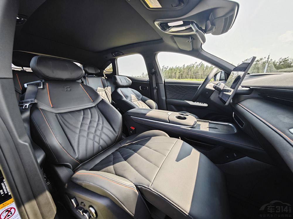 深藍(lán)S7打造新能源2.0時(shí)代標(biāo)桿 折服消費(fèi)者 深藍(lán)S7打造新能源2.0時(shí)代標(biāo)桿 折服消費(fèi)者