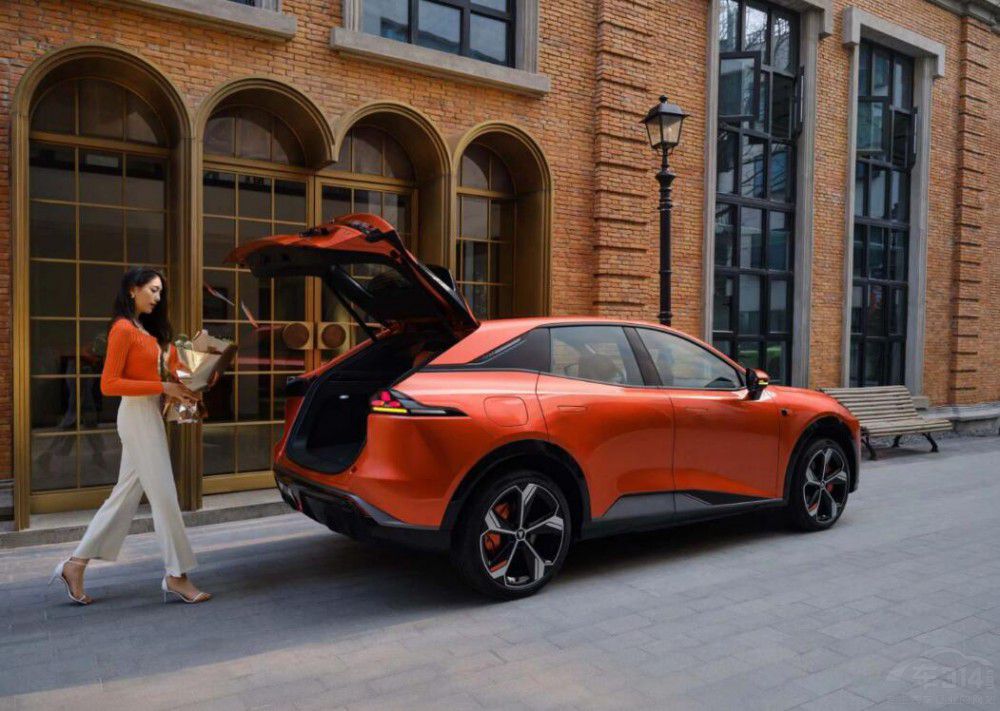 深藍(lán)S7強(qiáng)勢(shì)登頂了中型新能源車市場(chǎng)C位 深藍(lán)S7強(qiáng)勢(shì)登頂了中型新能源車市場(chǎng)C位