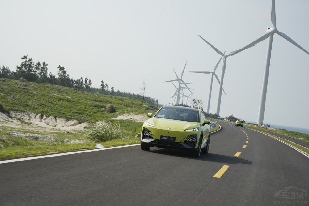 深藍(lán)S7以高價值產(chǎn)品力收獲消費(fèi)者的青睞 深藍(lán)S7以高價值產(chǎn)品力收獲消費(fèi)者的青睞