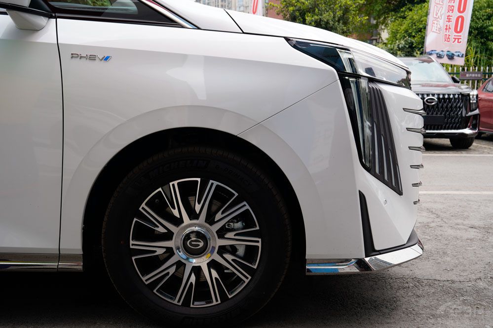 傳祺E9與騰勢(shì)D9 誰(shuí)是最佳國(guó)產(chǎn)中大型MPV 傳祺E9與騰勢(shì)D9 誰(shuí)是最佳國(guó)產(chǎn)中大型MPV