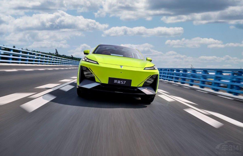 真就“陸上公務(wù)艙” 深藍(lán)S7駕乘舒適沒得挑 真就“陸上公務(wù)艙” 深藍(lán)S7駕乘舒適沒得挑