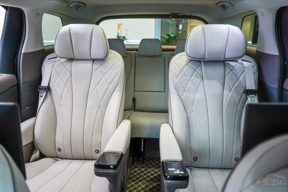 傳祺E9與騰勢(shì)D9 誰(shuí)是最佳國(guó)產(chǎn)中大型MPV 傳祺E9與騰勢(shì)D9 誰(shuí)是最佳國(guó)產(chǎn)中大型MPV