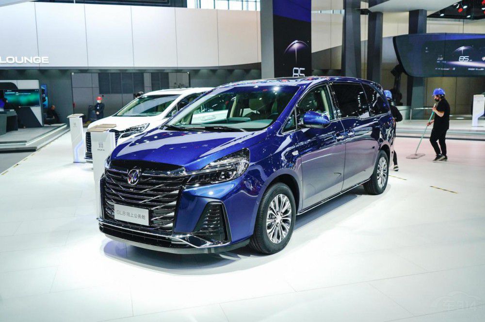 和別克GL8扳手腕 奔騰M9比想象中更舒服 和別克GL8扳手腕 奔騰M9比想象中更舒服