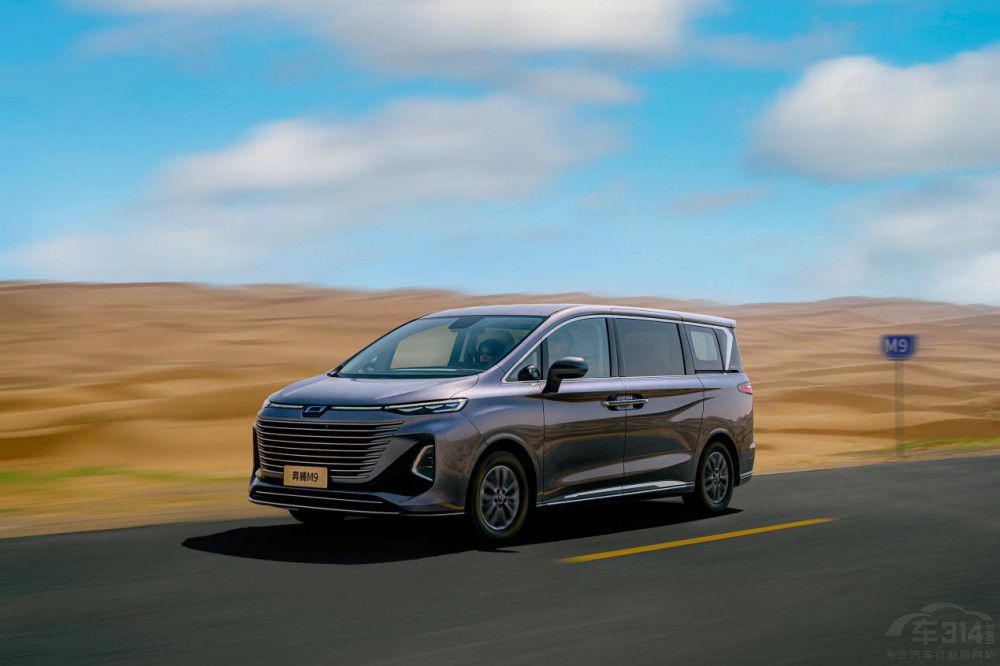 和別克GL8扳手腕 奔騰M9比想象中更舒服 和別克GL8扳手腕 奔騰M9比想象中更舒服