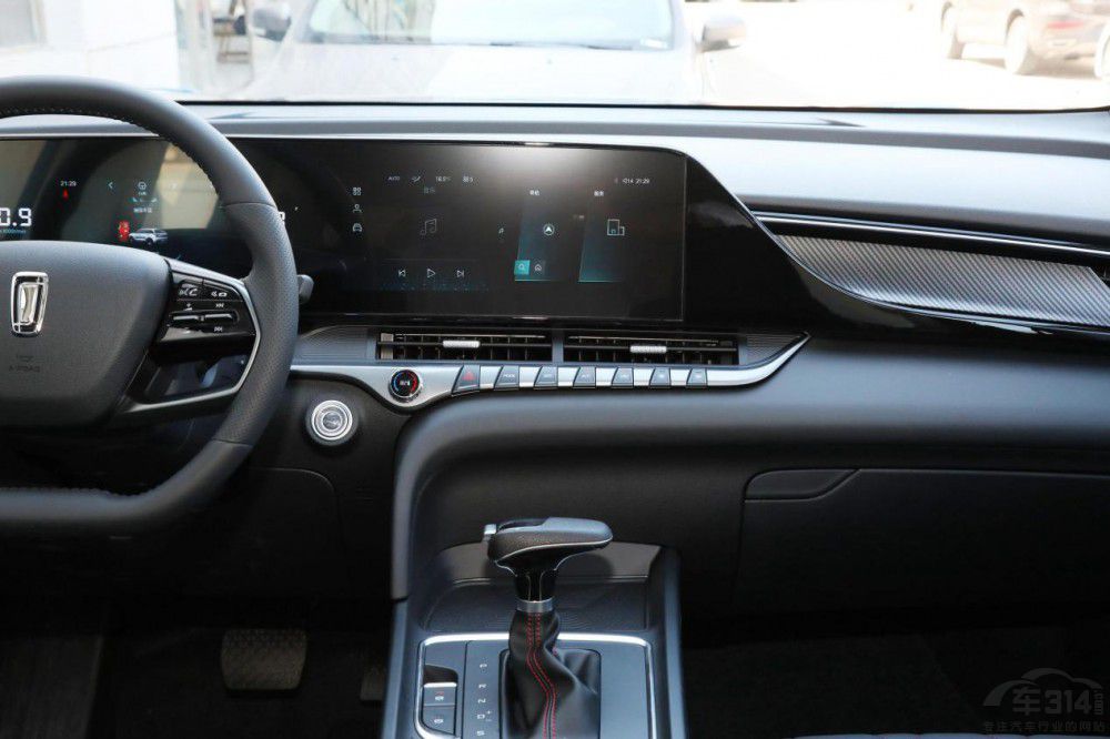 家庭用車(chē)的首要之選 奔騰T55的實(shí)力解析 家庭用車(chē)的首要之選 奔騰T55的實(shí)力解析