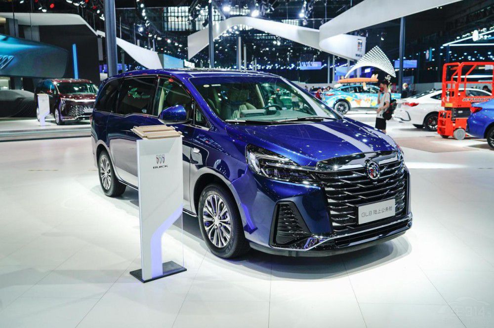 和別克GL8扳手腕 奔騰M9比想象中更舒服 和別克GL8扳手腕 奔騰M9比想象中更舒服