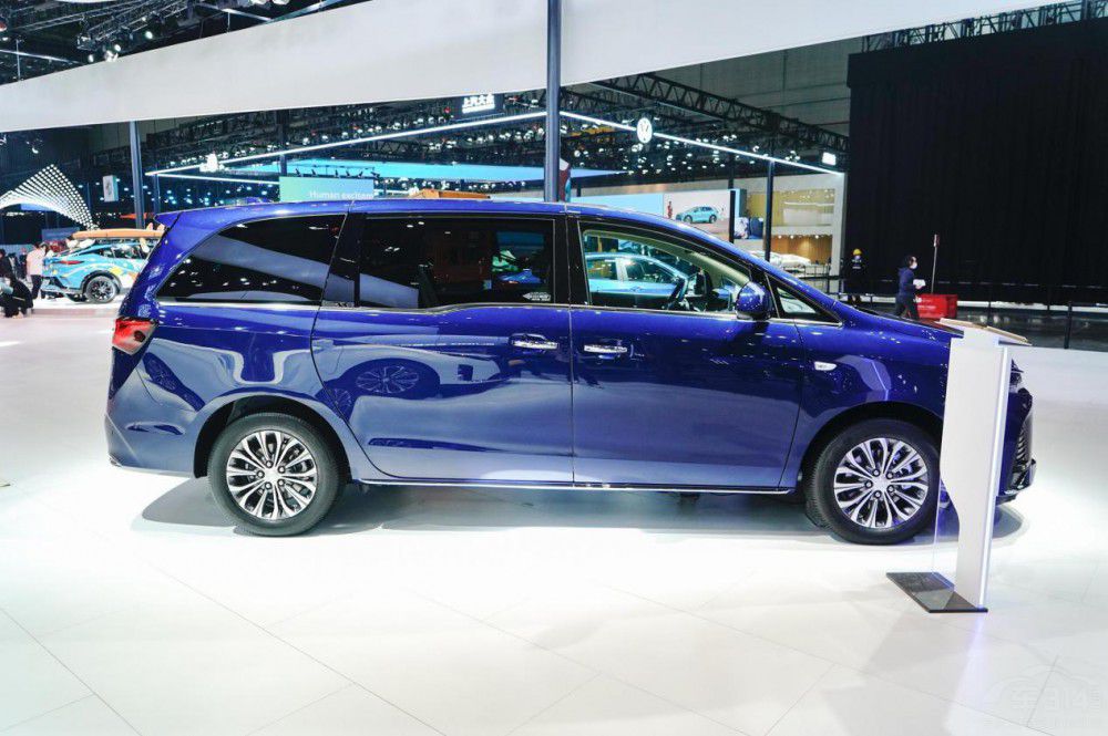 和別克GL8扳手腕 奔騰M9比想象中更舒服 和別克GL8扳手腕 奔騰M9比想象中更舒服