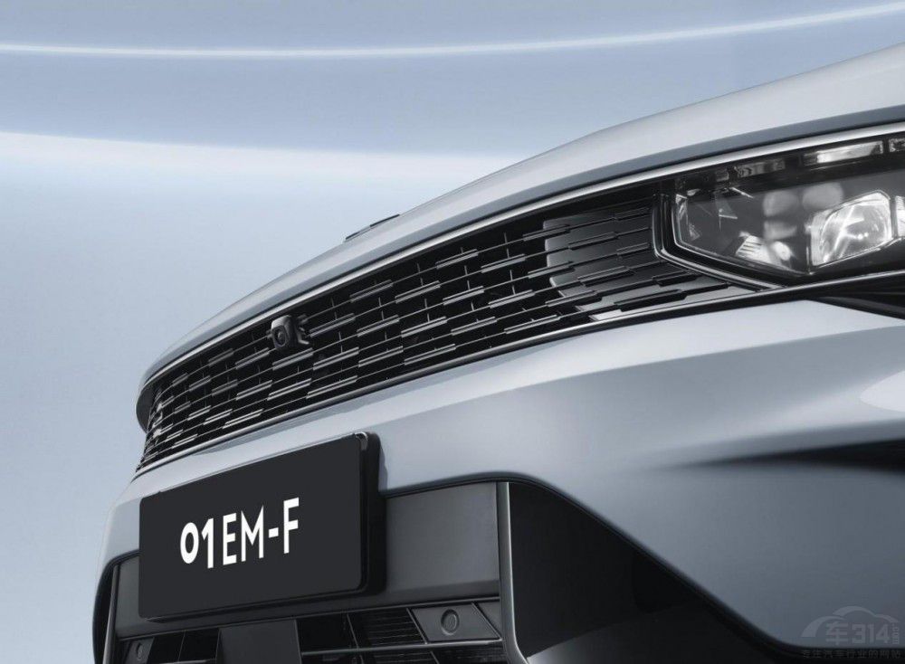 對比日系混動SUV 領(lǐng)克01 EM-F有哪些優(yōu)勢 對比日系混動SUV 領(lǐng)克01 EM-F有哪些優(yōu)勢