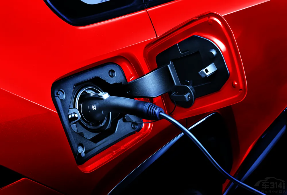 “SUV性能之王”威蘭達(dá)PHEV限時(shí)補(bǔ)貼1.5萬(wàn) “SUV性能之王”威蘭達(dá)PHEV限時(shí)補(bǔ)貼1.5萬(wàn)