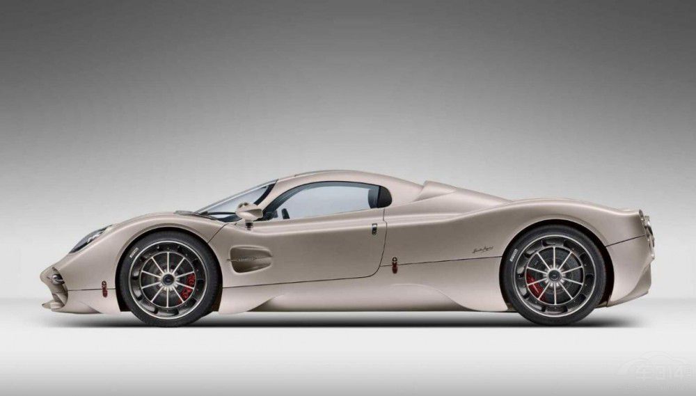 時(shí)尚是個(gè)輪回 帕加尼Utopia重現(xiàn)經(jīng)典設(shè)計(jì) 時(shí)尚是個(gè)輪回 帕加尼Utopia重現(xiàn)經(jīng)典設(shè)計(jì)