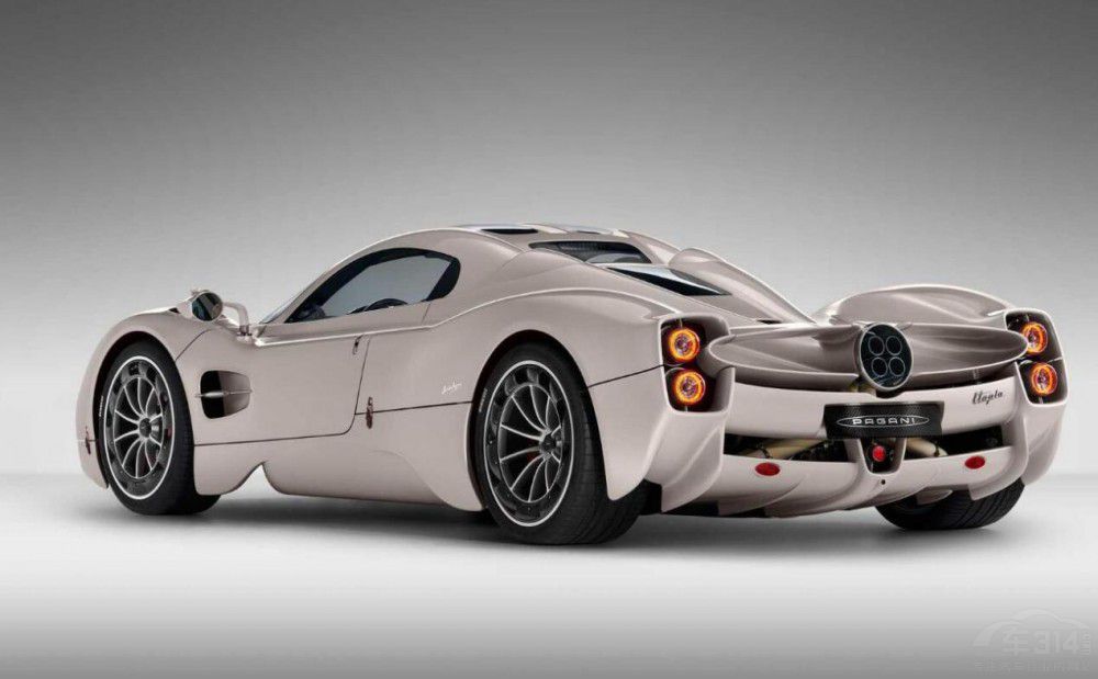 時(shí)尚是個(gè)輪回 帕加尼Utopia重現(xiàn)經(jīng)典設(shè)計(jì) 時(shí)尚是個(gè)輪回 帕加尼Utopia重現(xiàn)經(jīng)典設(shè)計(jì)