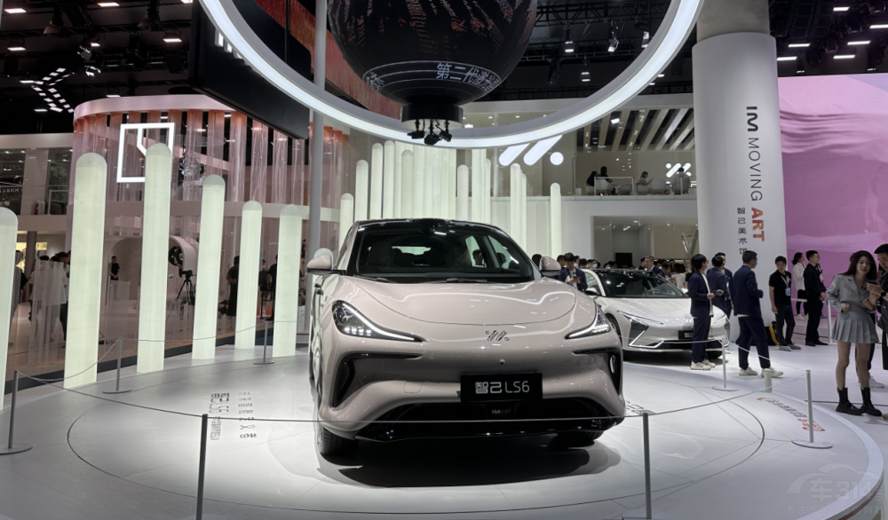 成都車展的熱門車型盤點 炫技的智己LS6 成都車展的熱門車型盤點 炫技的智己LS6