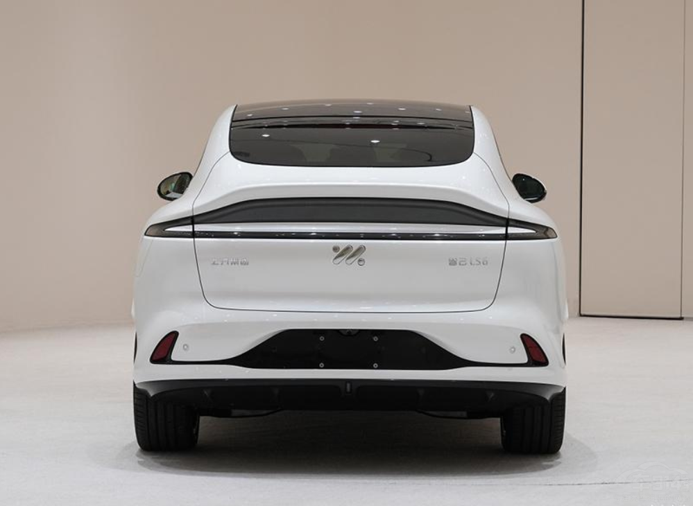 成都車展的熱門車型盤點 炫技的智己LS6 成都車展的熱門車型盤點 炫技的智己LS6