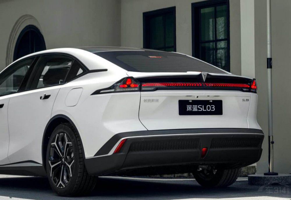 深藍SL03的這些駕駛品質(zhì) 開過了才能領(lǐng)悟 深藍SL03的這些駕駛品質(zhì) 開過了才能領(lǐng)悟