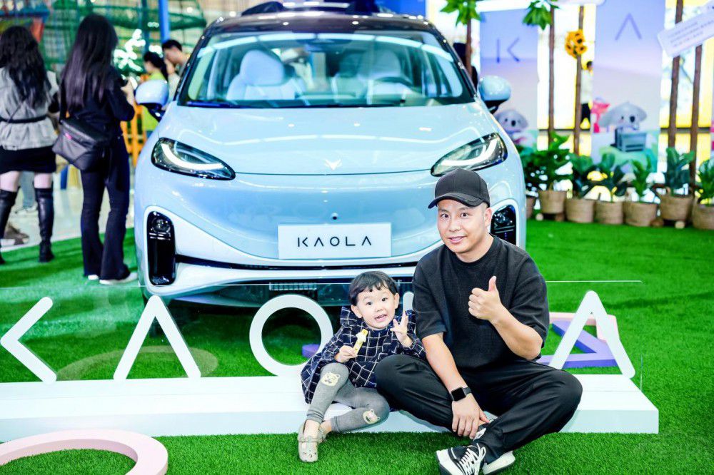 “遛娃神車”極狐汽車考拉解鎖山城最大MALL “遛娃神車”極狐汽車考拉解鎖山城最大MALL