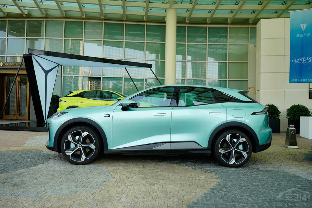 10-20f(j)SUVôx@܇ֵÿ]