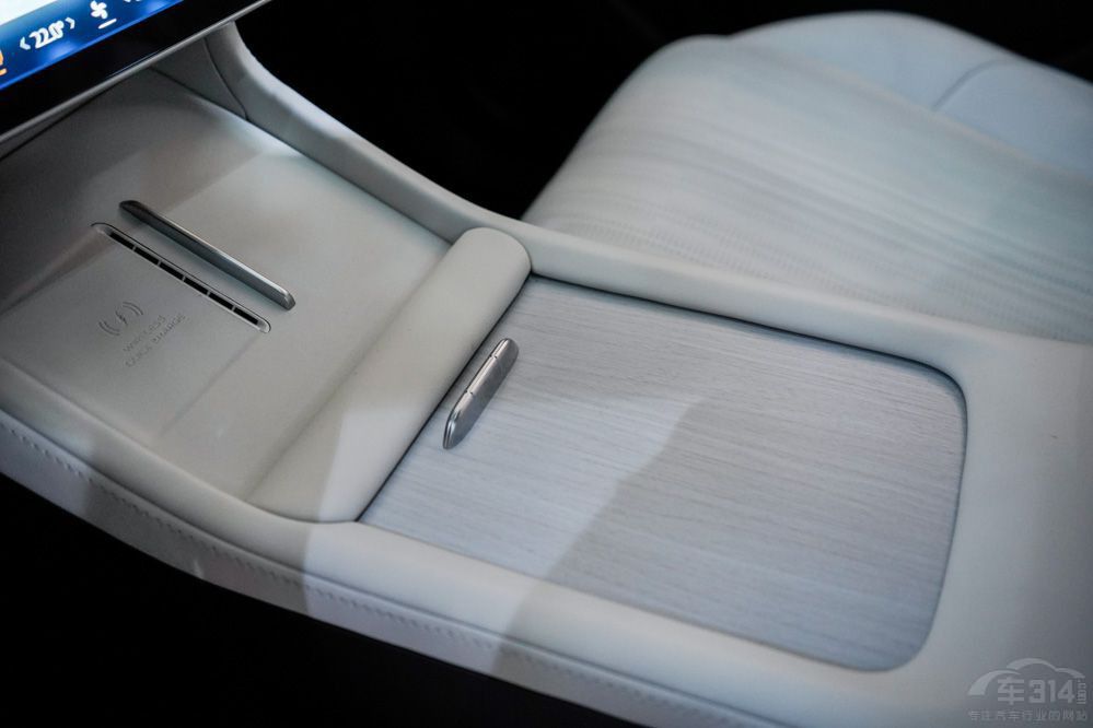 10-20f(j)SUVôx@܇ֵÿ]