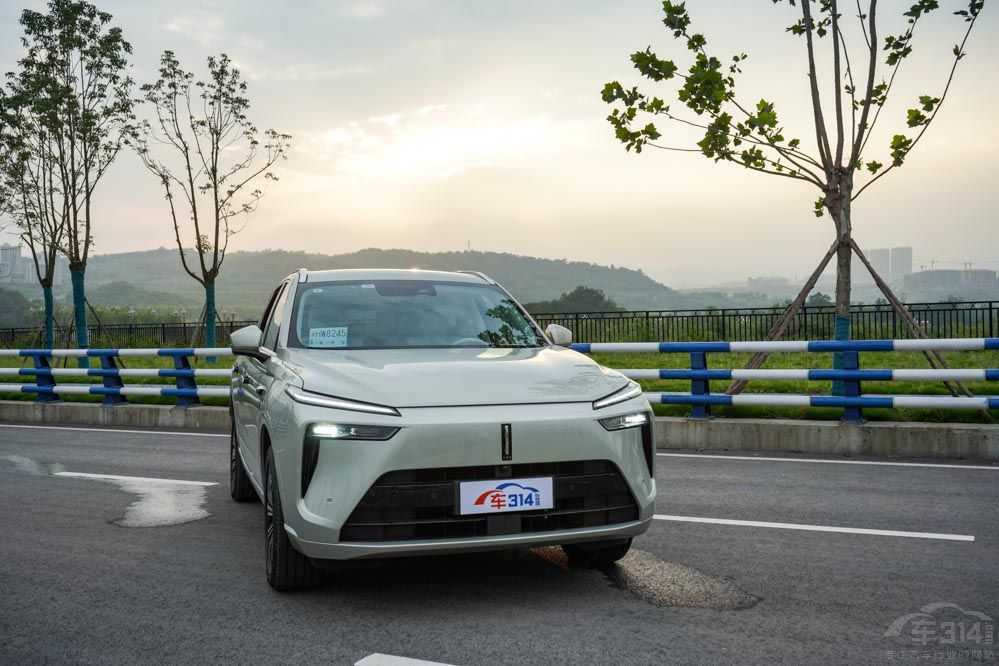 理想L8 問(wèn)界M7和魏牌藍(lán)山哪款你更喜歡? 理想L8 問(wèn)界M7和魏牌藍(lán)山哪款你更喜歡?