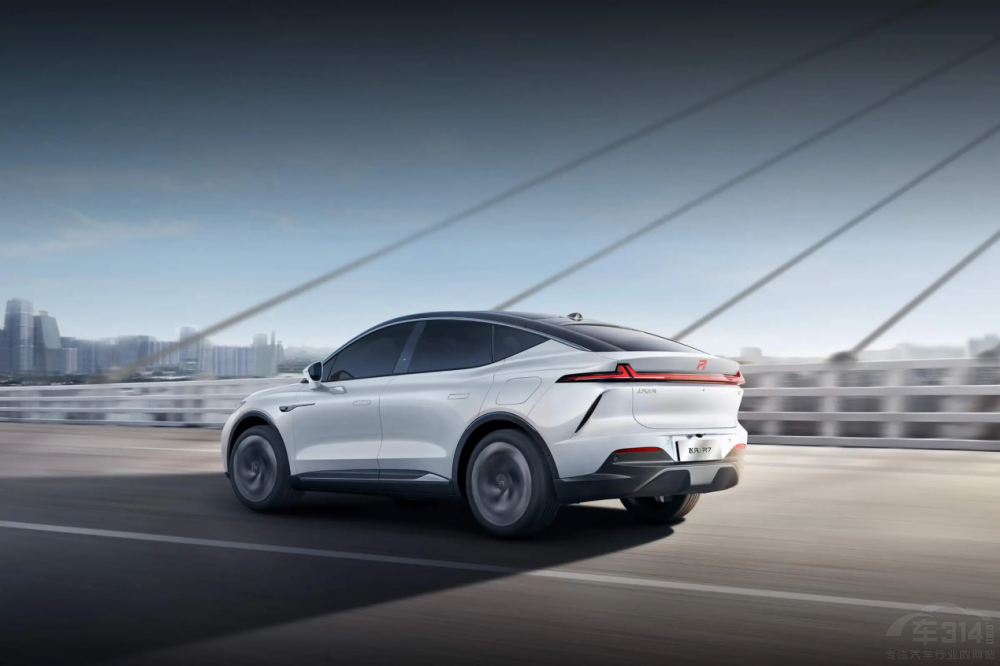 飛凡R7攜中大型尺寸和18.99萬售價上市! 飛凡R7攜中大型尺寸和18.99萬售價上市!